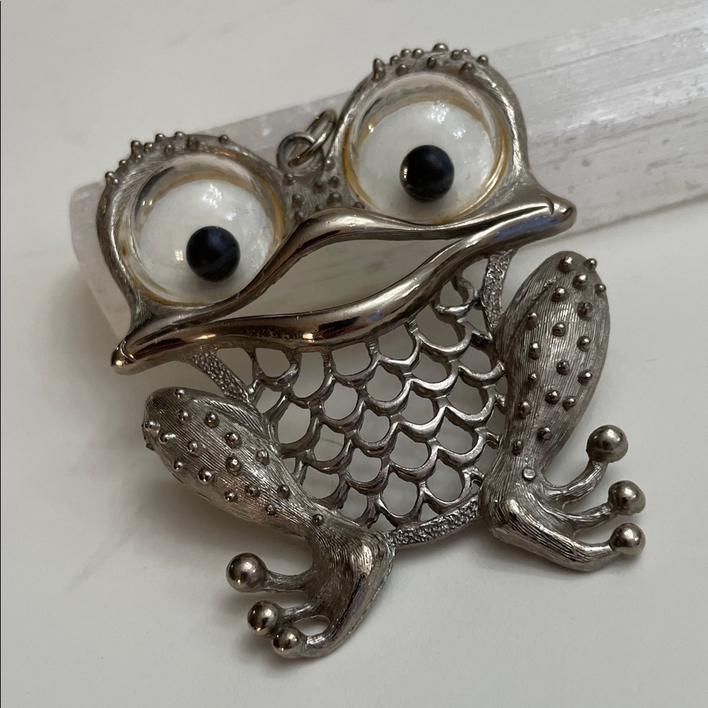 Vintage JJ Leaping Happy Frog "google eyes" Silver Plate Finish Pendent
